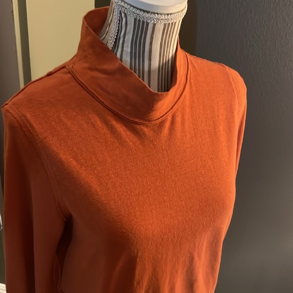 1 hour sale. 🎉 Free People, willow hemp mock rust turtleneck top, XS - Picture 3 of 9